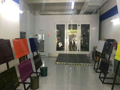 Cabine de pulverização de pintura para autocarros com solução de elevador de carro 3D na Indonésia